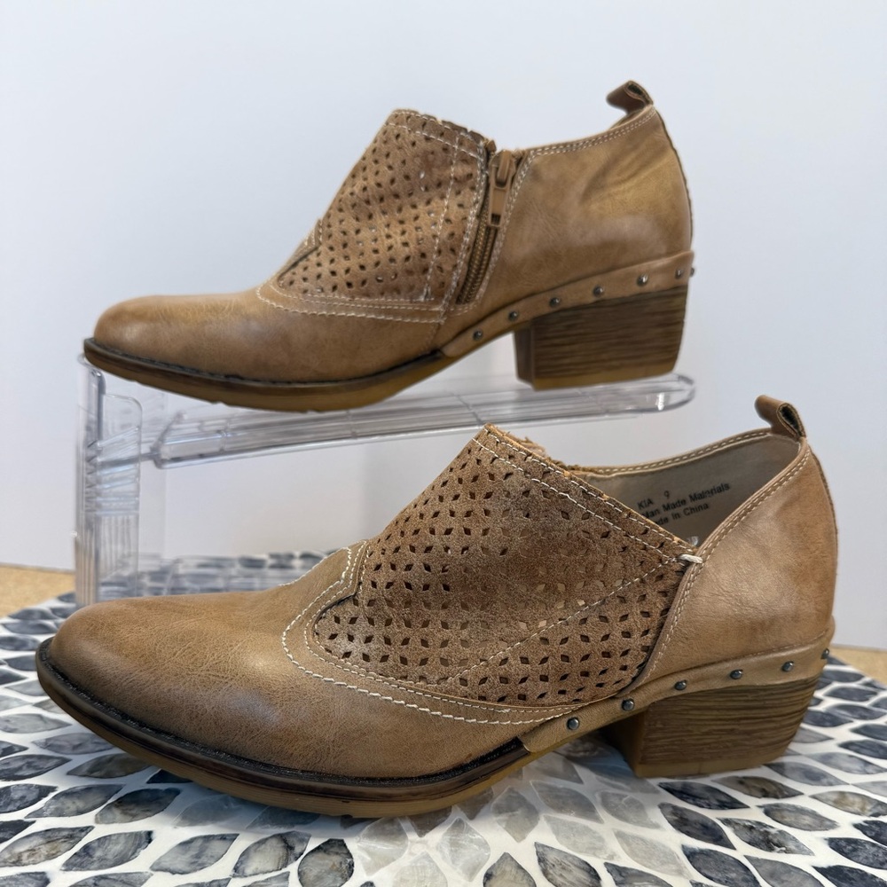 Corkys Kia Tan Perforated Mules with Stacked Heel size 9 - Picture 1 of 12